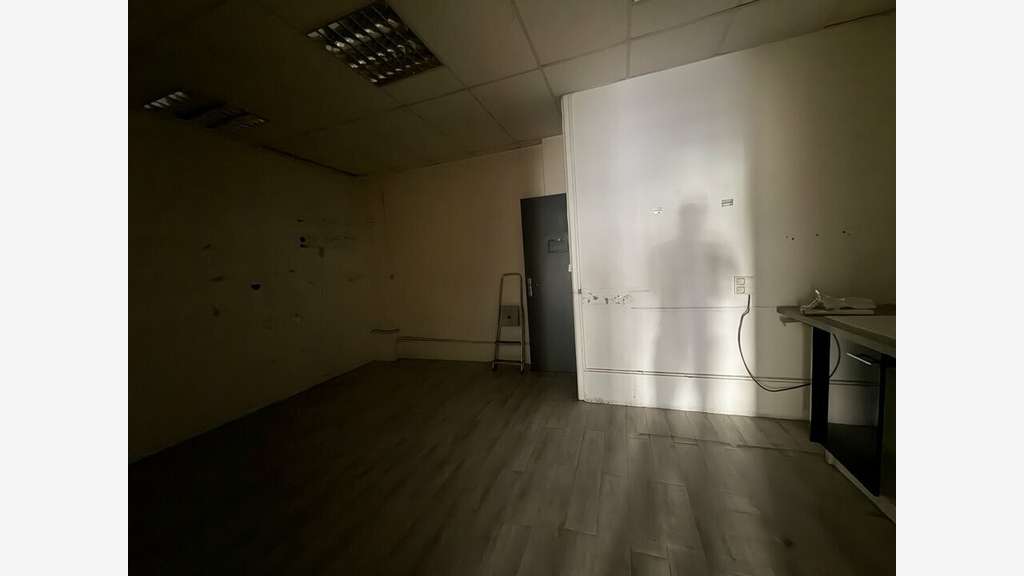 A louer local cial 112m² Villeurbanne Gratte Ciel