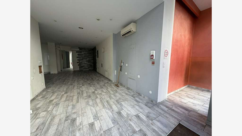A louer local cial 112m² Villeurbanne Gratte Ciel