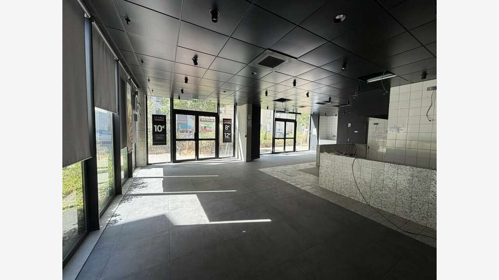 A louer local cial 173m² empl N°1 à Villeurbanne