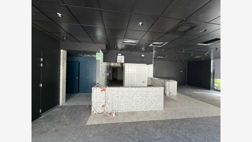 A louer local cial 173m² empl N°1 à Villeurbanne