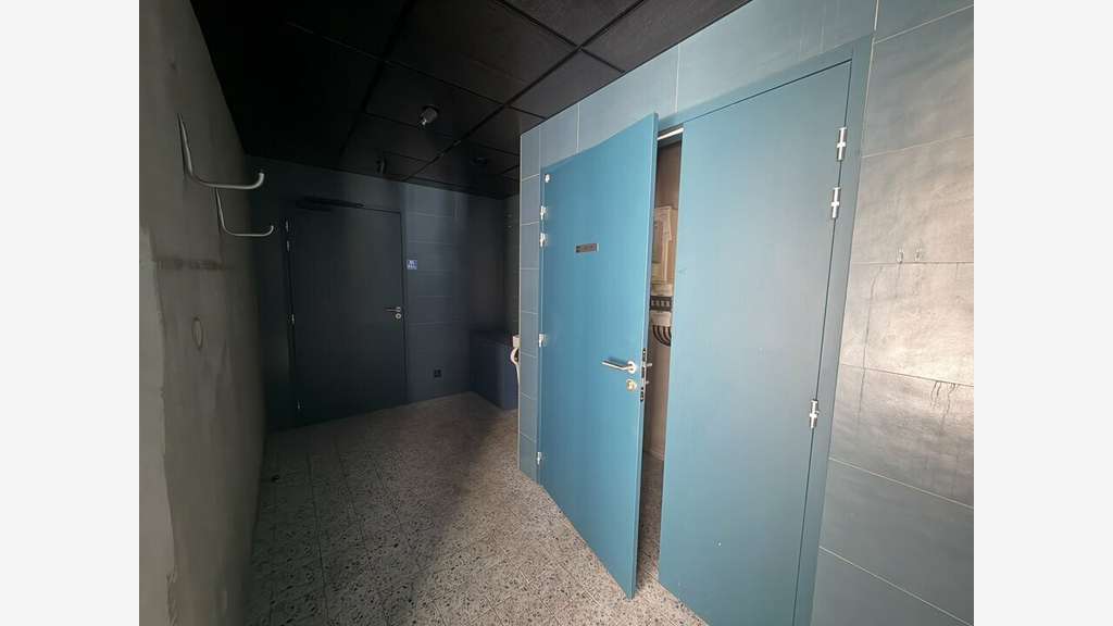 A louer local cial 173m² empl N°1 à Villeurbanne