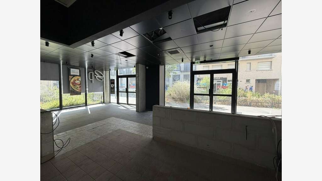 A louer local cial 173m² empl N°1 à Villeurbanne