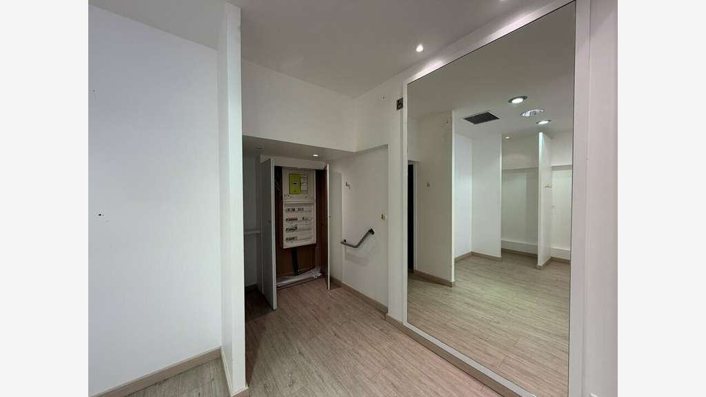 VILLEURBANNE - LOCAL COMMERCIAL à louer