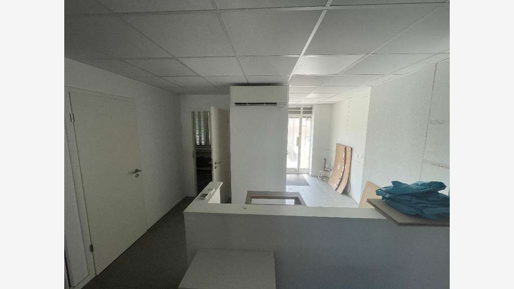 A LOUER - LOCAL COMMERCIAL 70 M² - VILLEURBANNE