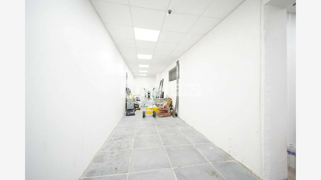 LOCAL COMMERCIAL A LOUER - 215 m² - VILLEURBANNE