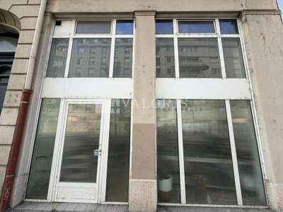 VILLEURBANNE - LOCAL COMMERCIAL à louer