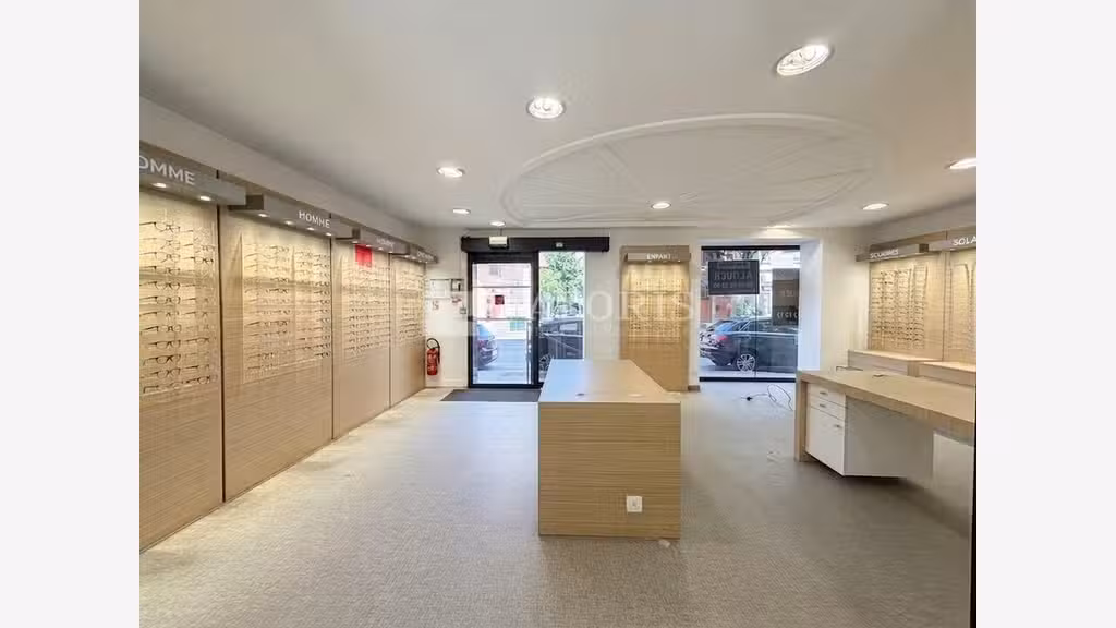 Local commercial de 62m² à louer à Villeurbanne