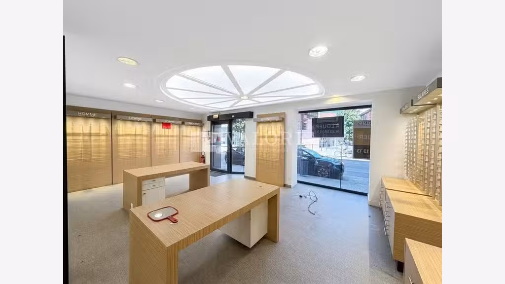 Local commercial de 62m² à louer à Villeurbanne
