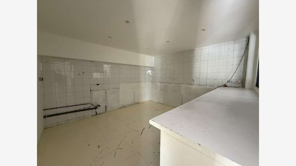Local commercial 90m² à louer à Villeurbanne 