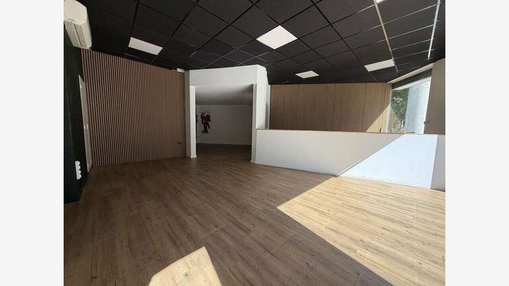 Local commercial 90m² à louer à Villeurbanne 