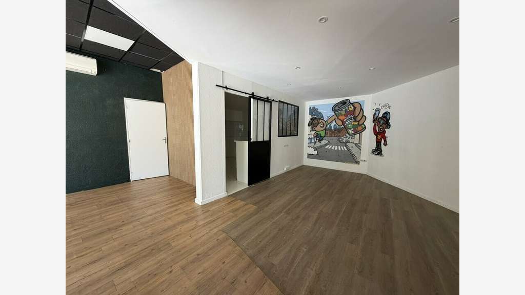 Local commercial 90m² à louer à Villeurbanne 