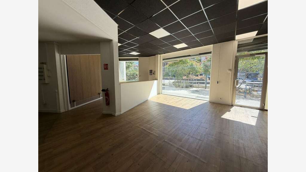 Local commercial 90m² à louer à Villeurbanne 
