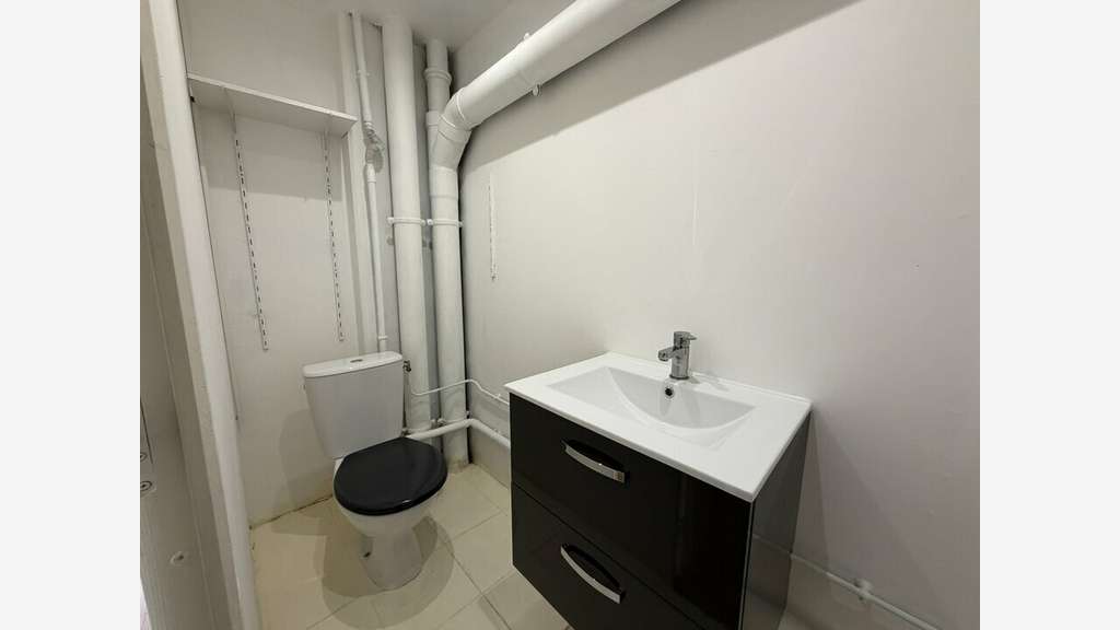 Local commercial 90m² à louer à Villeurbanne 