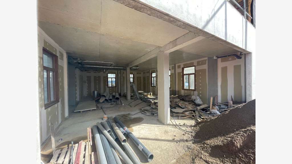 LOCAL COMMERCIAL EN LOCATION CARRE DE SOIE