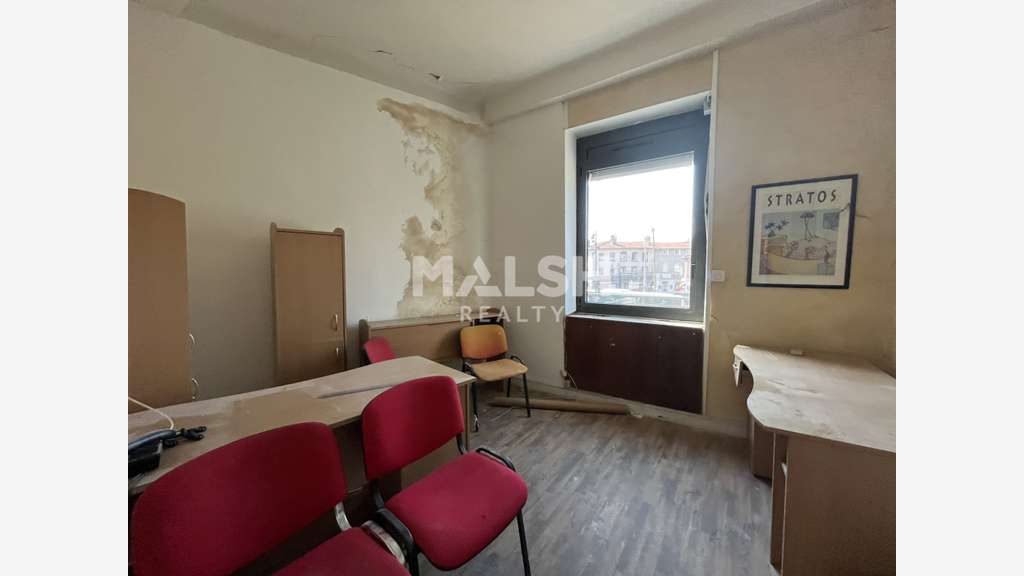 A louer local 84m² RDC + 1er étage à Villeurbanne