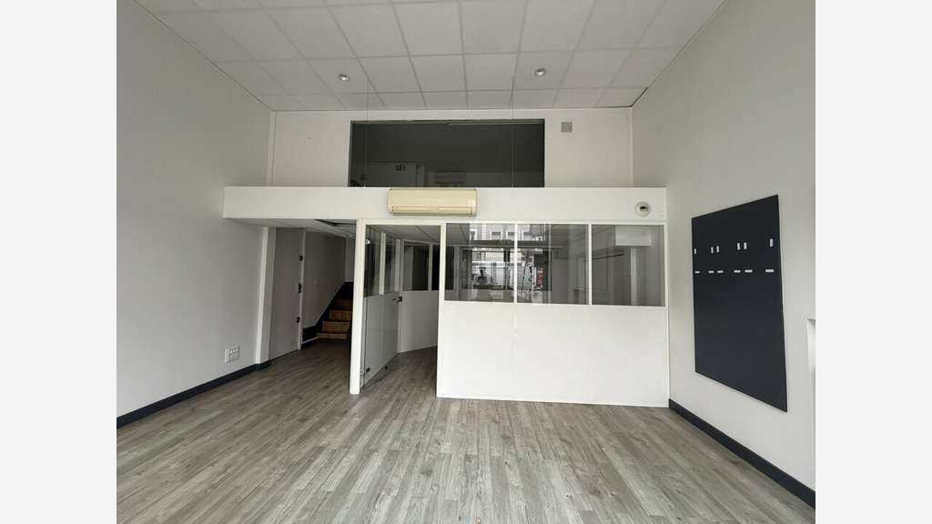 VILLEURBANNE - LOCAL COMMERCIAL à louer