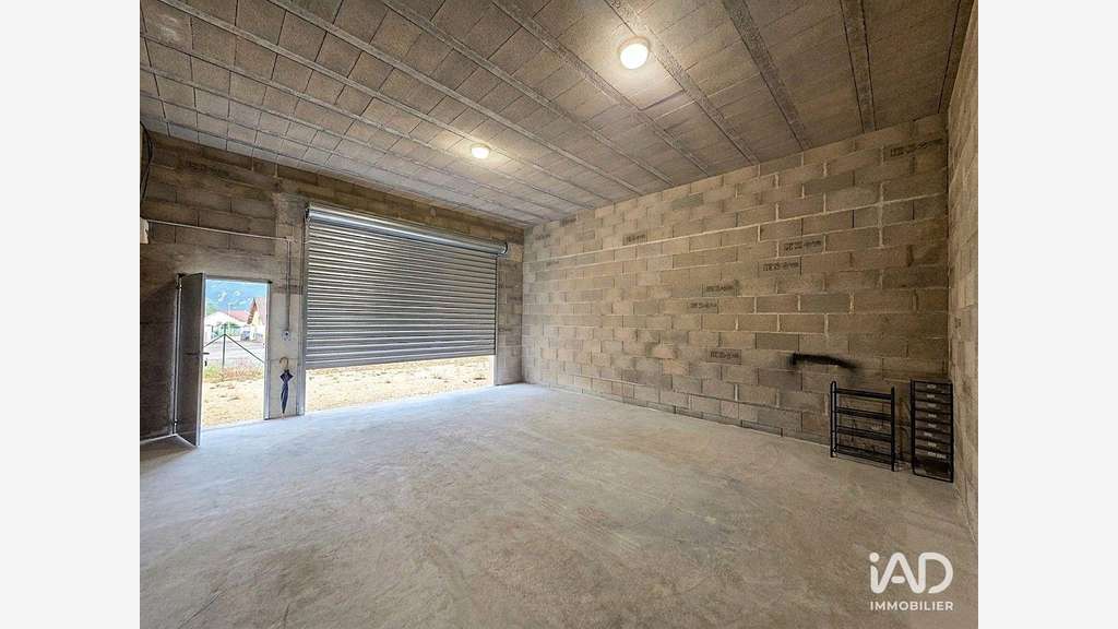A louer entrepôt neuf 42m² à Vinay ZAC Les Cités