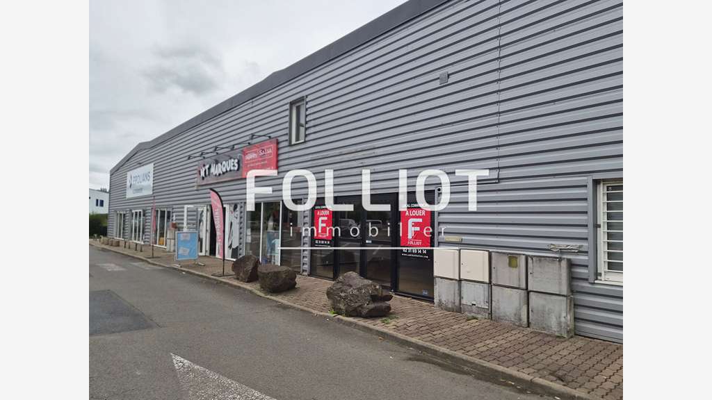 Loue local 185m² zone commerciale Vire-Normandie