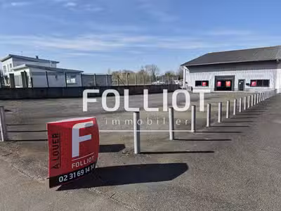 A LOUER - VIRE - GRAND LOCAL DE 770 m² avec GRAND 