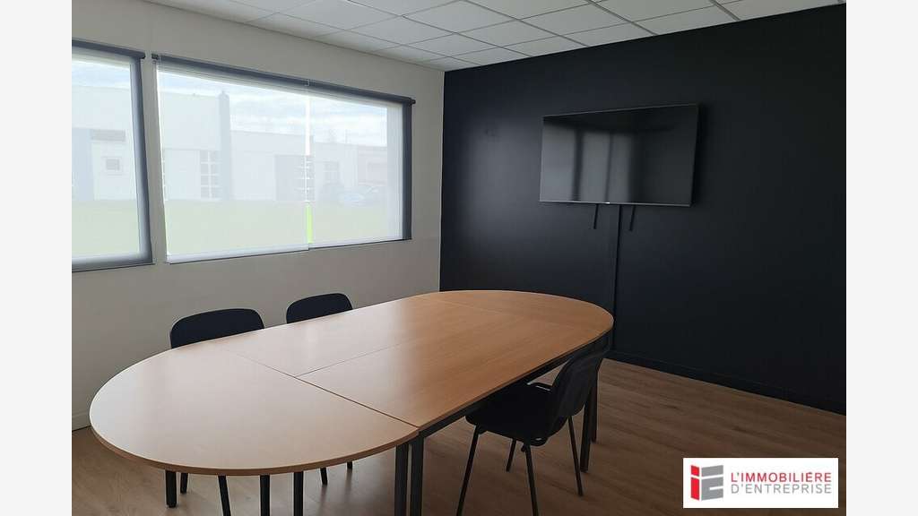 A louer local commercial 200m² Vitré empl strat