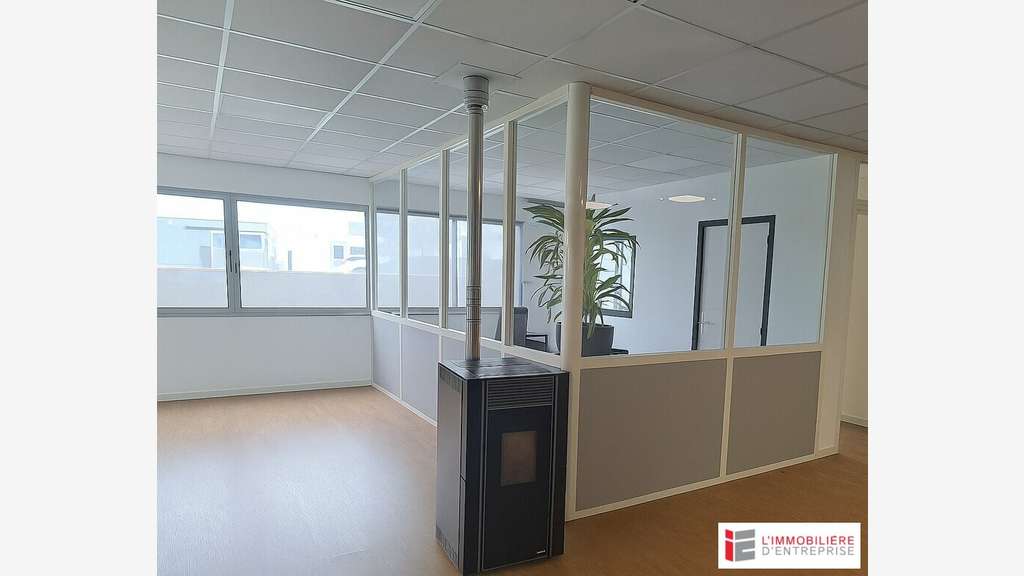 A louer local commercial 200m² Vitré empl strat