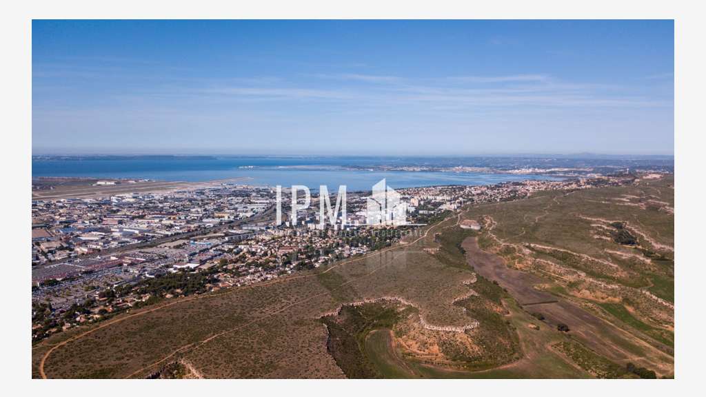 A louer local commercial 415m² ZAC Vitrolles