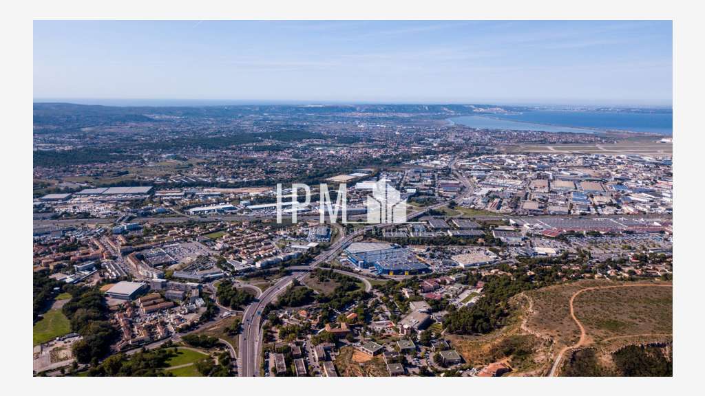 A louer local commercial 415m² ZAC Vitrolles