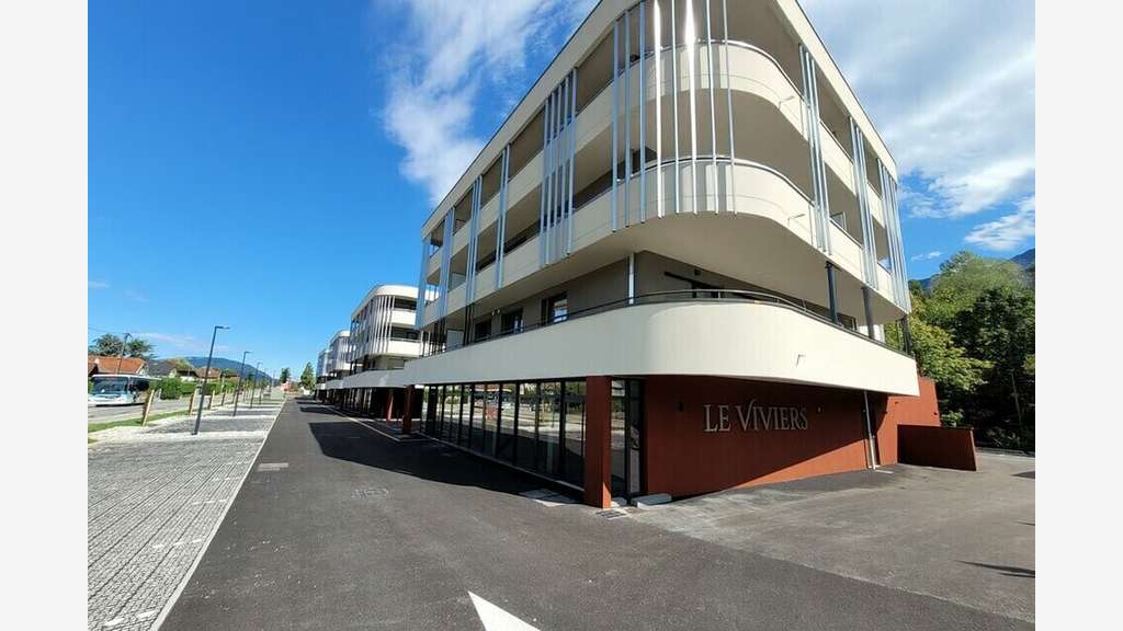 Local neuf 85m² emp premium à louer Viviers-du-Lac