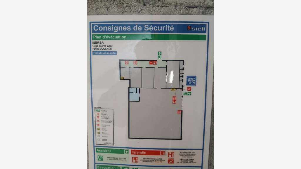 À LOUER – LOCAL COMMERCIAL DE 197 m² – VOGLANS (73