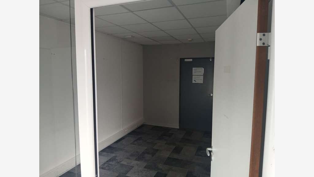 À LOUER – LOCAL COMMERCIAL DE 197 m² – VOGLANS (73