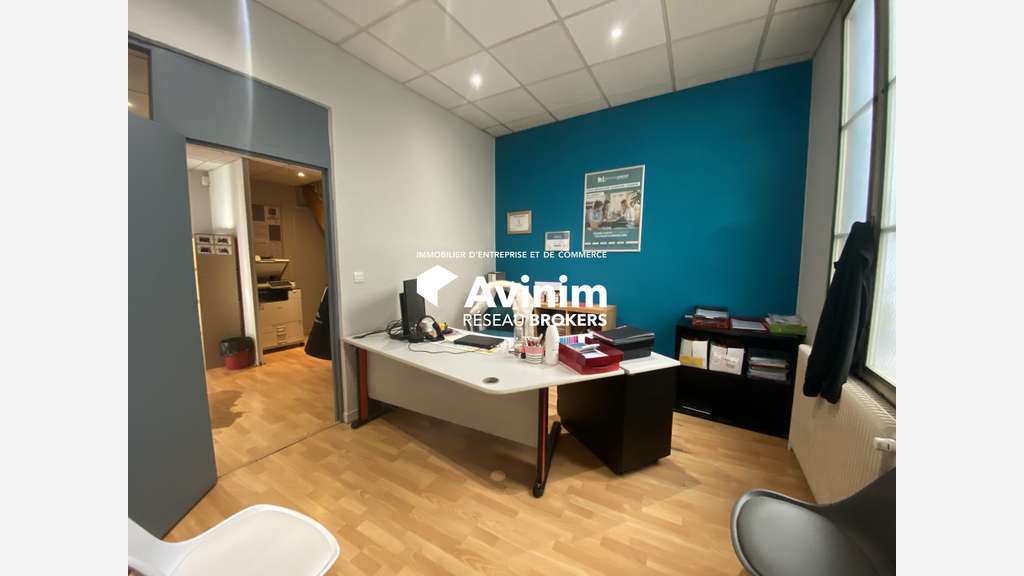 A louer bureaux commerciaux 145m² à Voiron