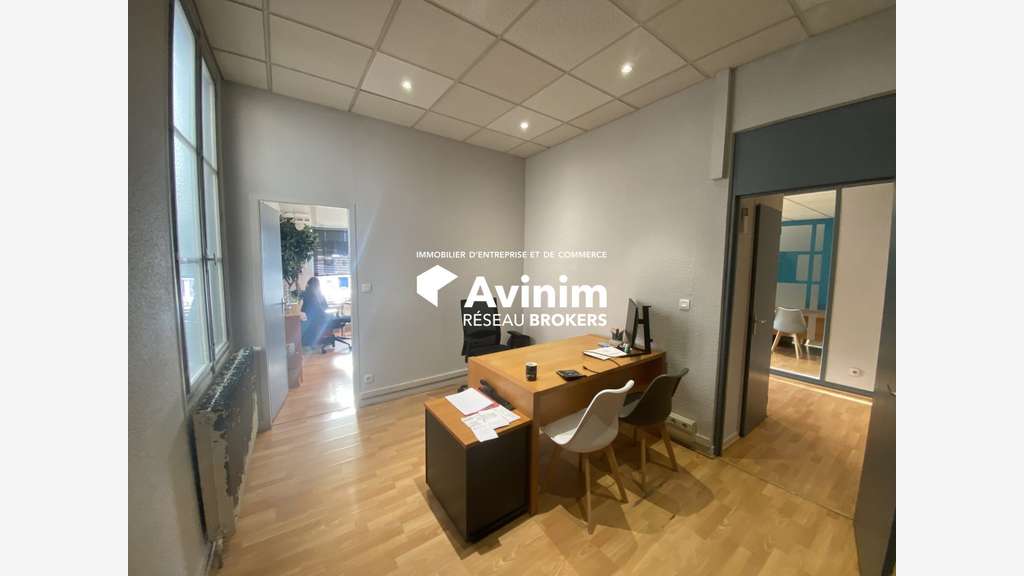 A louer bureaux commerciaux 145m² à Voiron