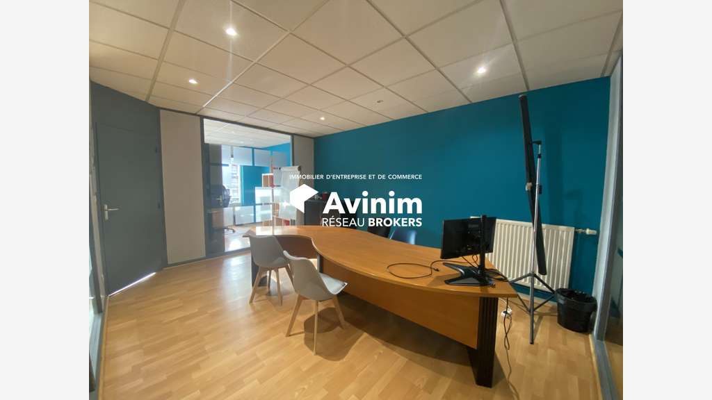 A louer bureaux commerciaux 145m² à Voiron
