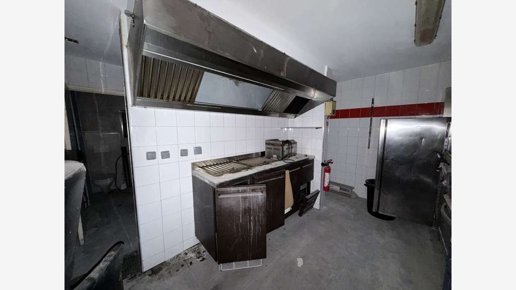 Loue local commercial 200m² à Voisin le Bretoneux