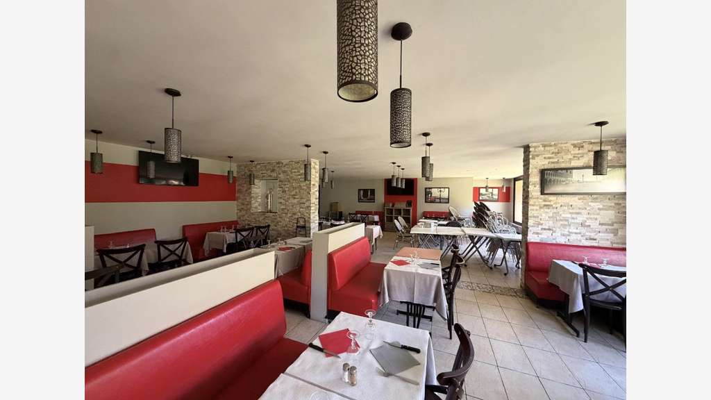 A louer local commercial 400m² Voisin le Bretoneux