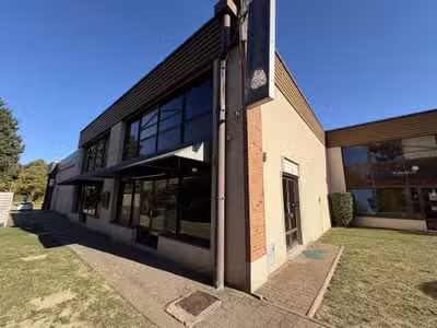 A louer local commercial 400m² Voisin le Bretoneux