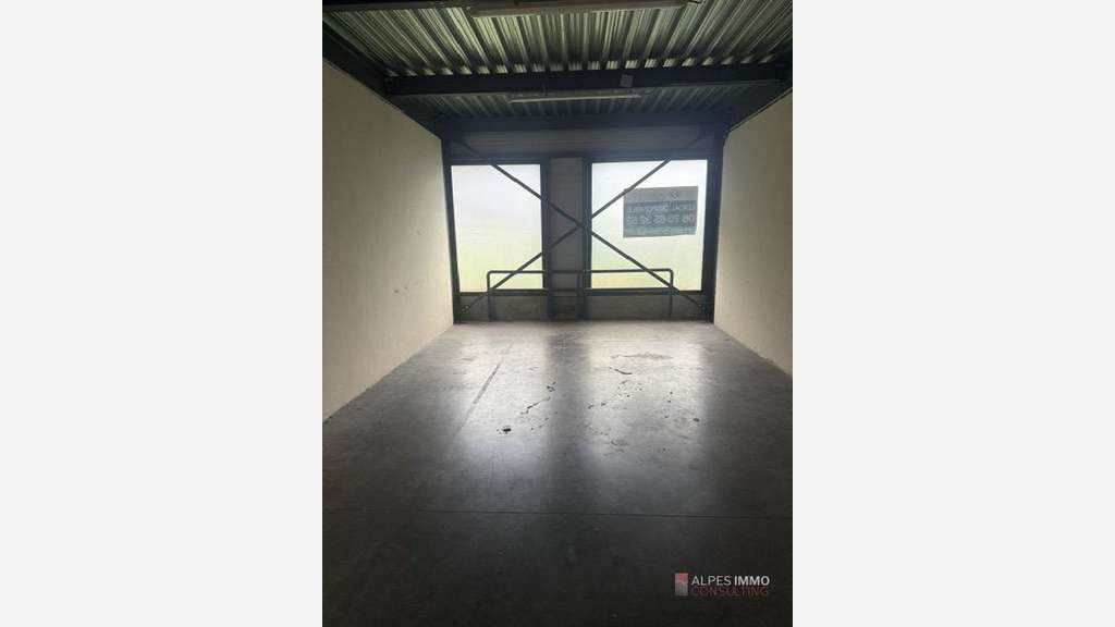 Voreppe (Nord Grenoble) : Location Local