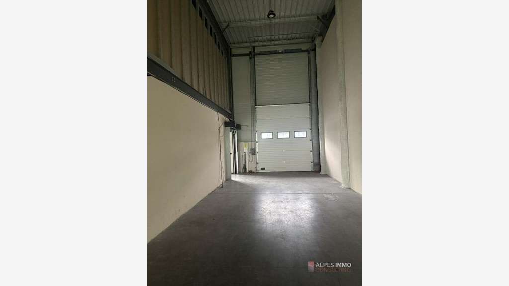 Voreppe (Nord Grenoble) : Location Local