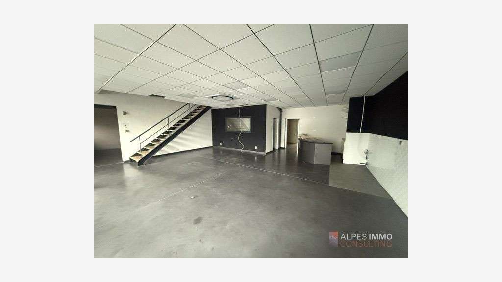 Voreppe (Nord Grenoble) : Location Local