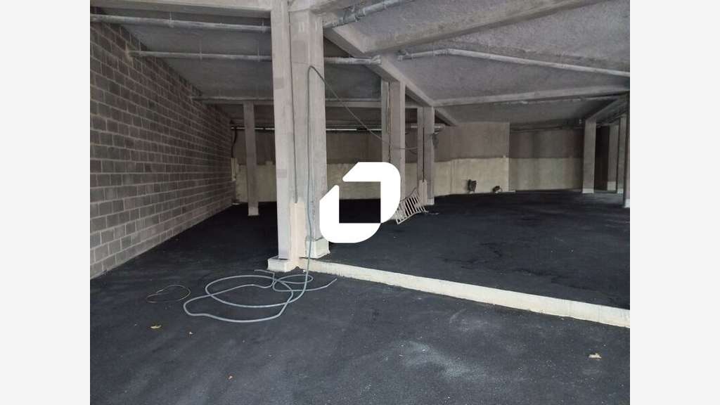 A louer Local commercial 800m² Wattrelos
