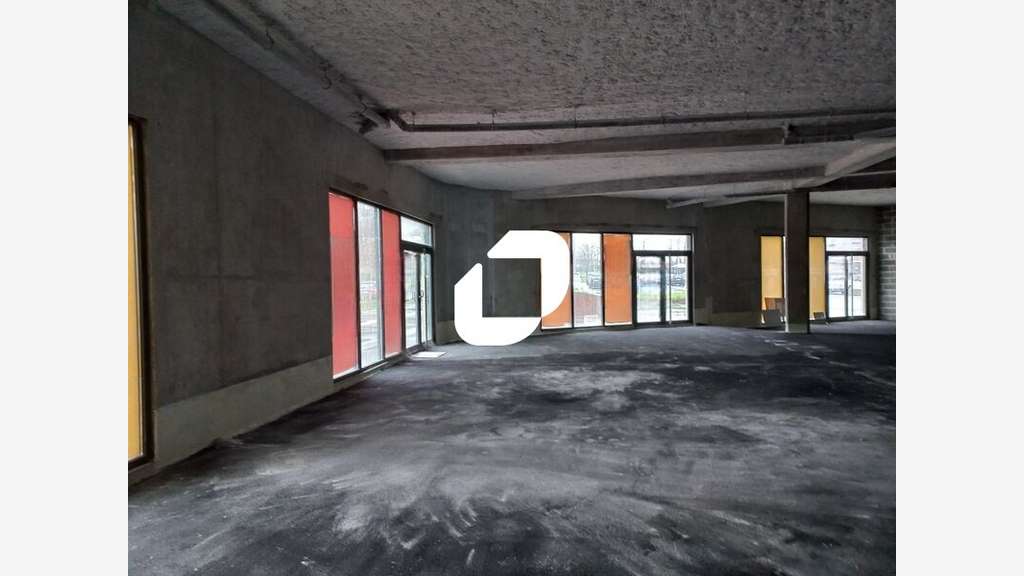 A louer Local commercial 800m² Wattrelos