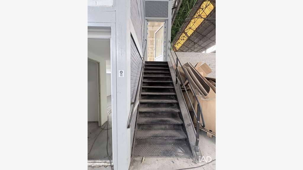 A louer entrepôt bureaux de 700m² à Wingles
