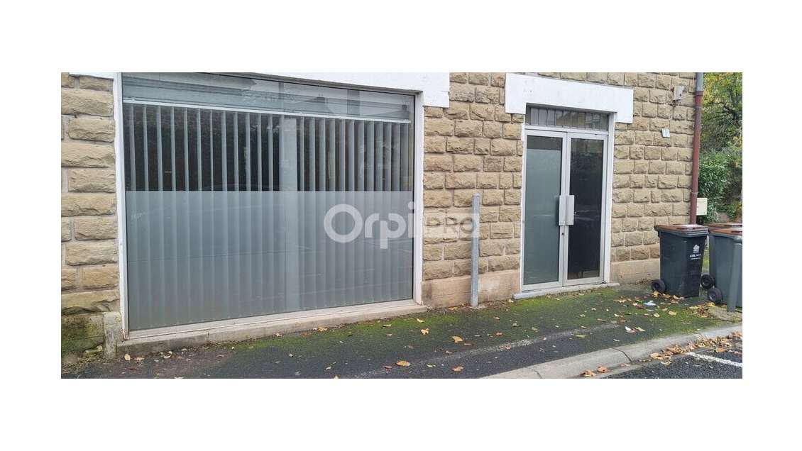 A louer local commercial 62m² avec vitrine à Brive