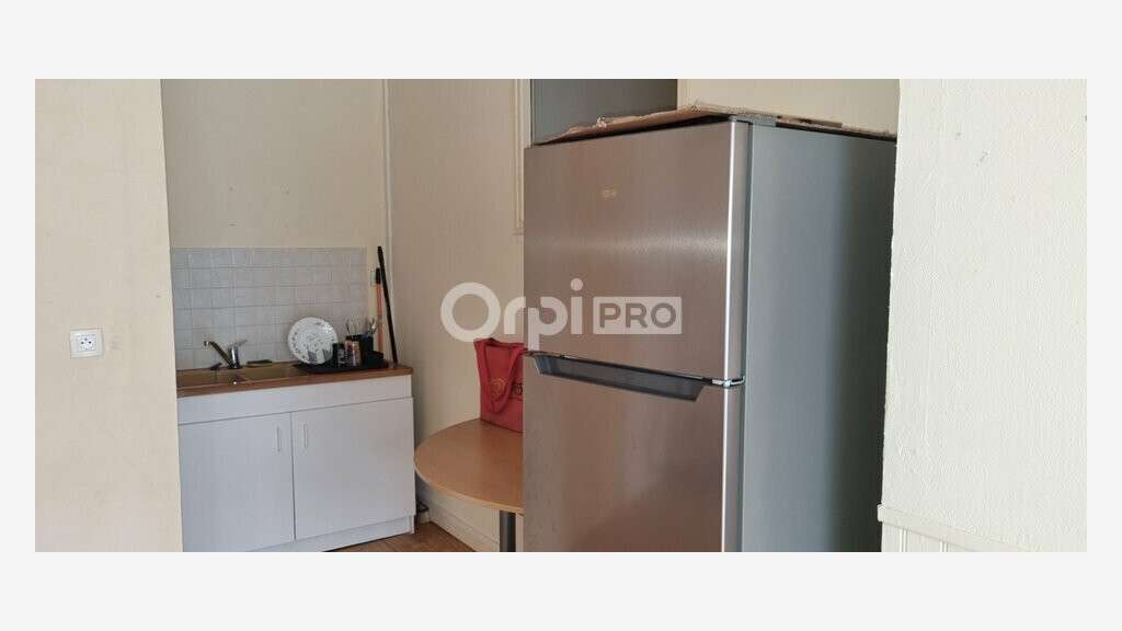 A louer local commercial 62m² avec vitrine à Brive