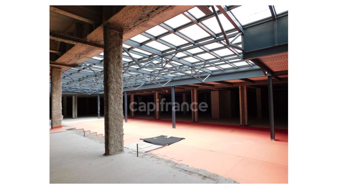 A louer local commercial brut 2001m² à Nancy