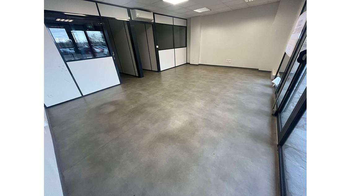 A louer local commercial bureau de 373m² à Angers