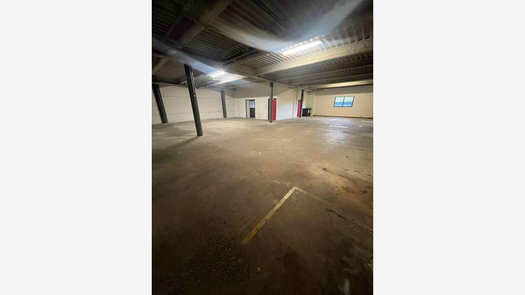 A louer local commercial bureau de 373m² à Angers