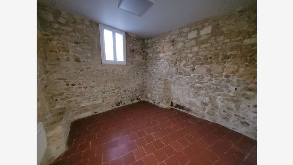 A louer local bureaux de 85m² à Saint-Aunès