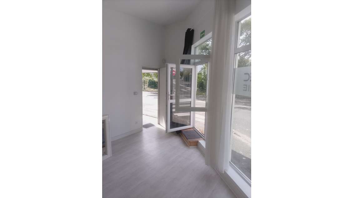 A louer local commercial bureaux 72m² La Rochelle