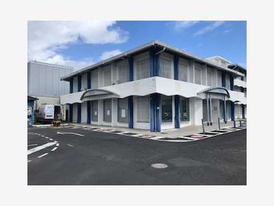 A louer local 1250m² à Baie-Mahault Bld Houelbourg